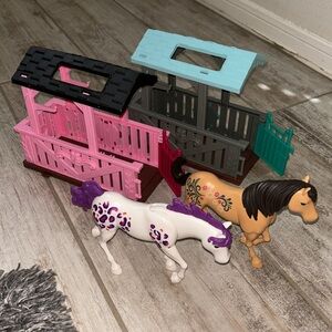 Set of 2 Horses and their Barns